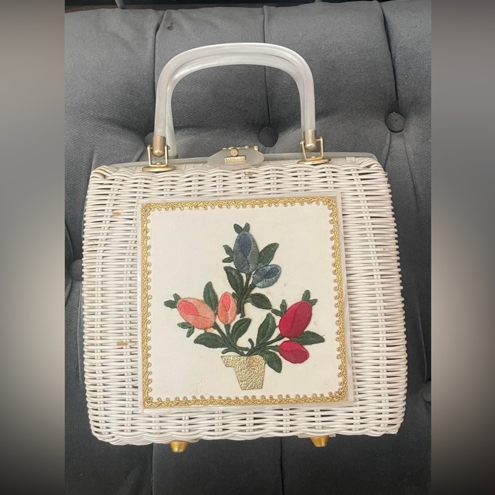 Vintage Miami Tropic Basket Purse w/ Lucite Handles and Embroidered Flowers